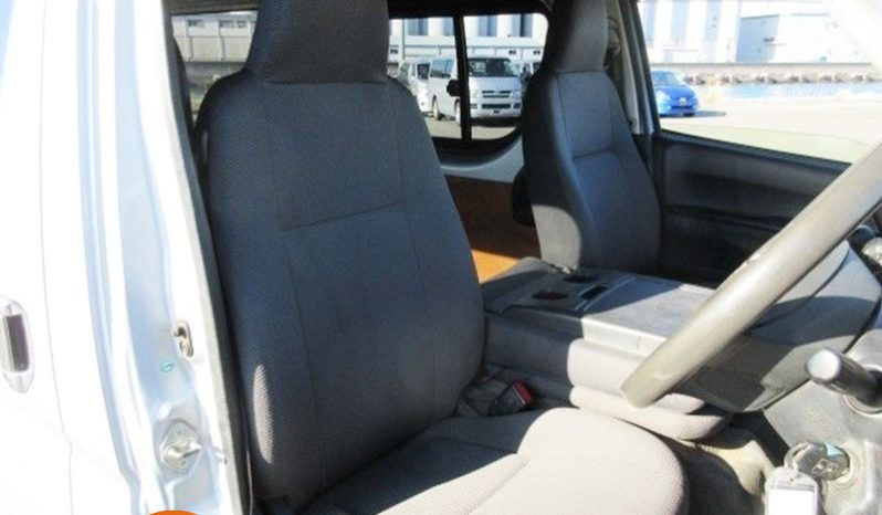 Toyota Regius (DX-GL) full