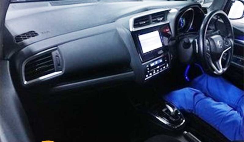 Honda Fit(Hybrid) S full