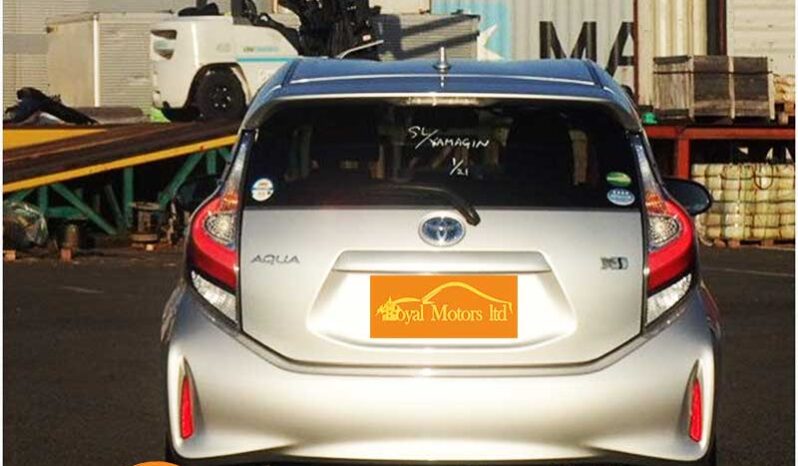 Toyota Aqua full