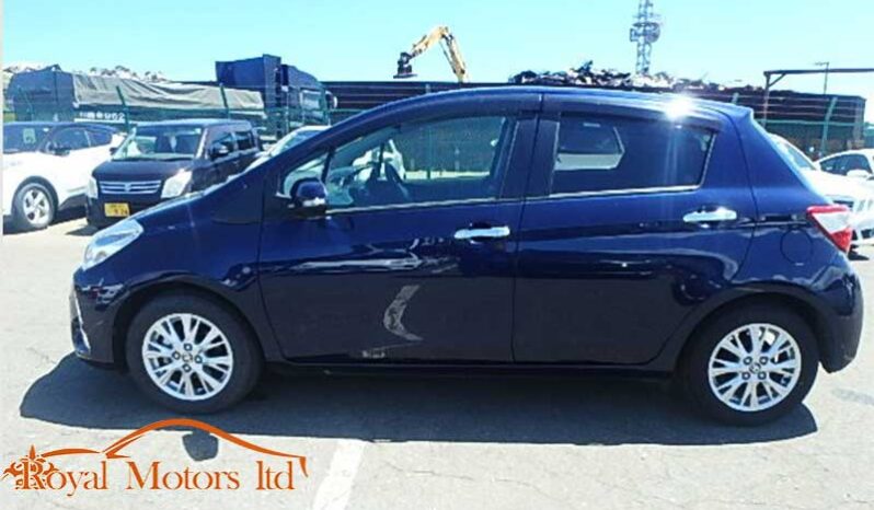 Toyota Vitz F (Non-Hybrid) full