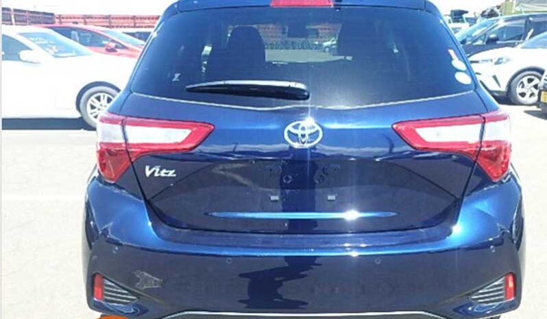 Toyota Vitz F (Non-Hybrid) full