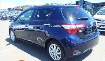 Toyota Vitz F (Non-Hybrid) full