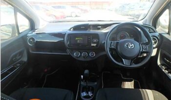 Toyota Vitz F (Non-Hybrid) full