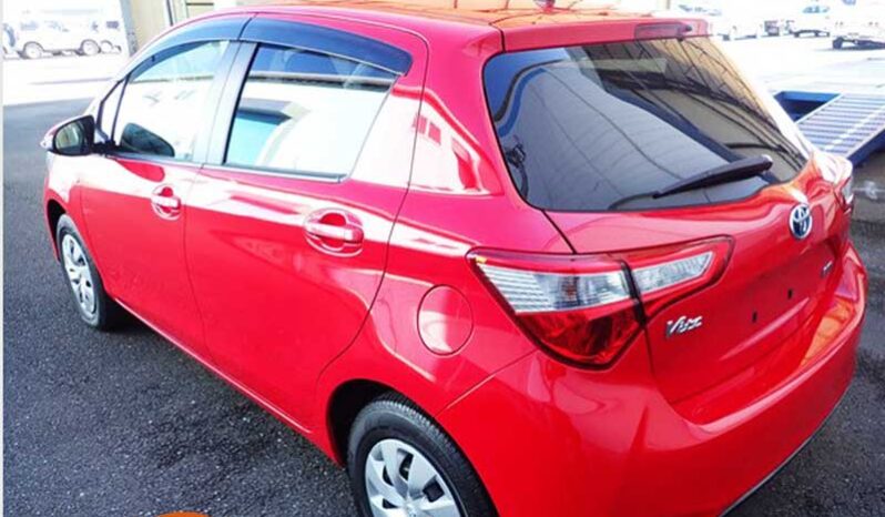 Toyota Vitz (Hybrid) full