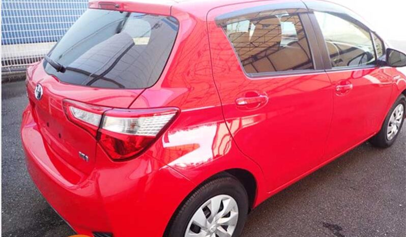 Toyota Vitz (Hybrid) full