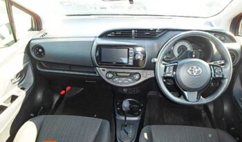 Toyota Vitz (Hybrid) full