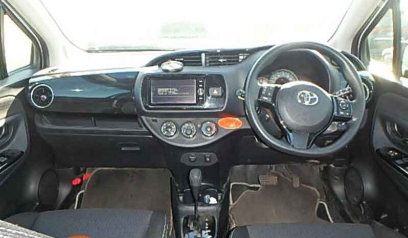 Toyota Vitz (1320cc) full