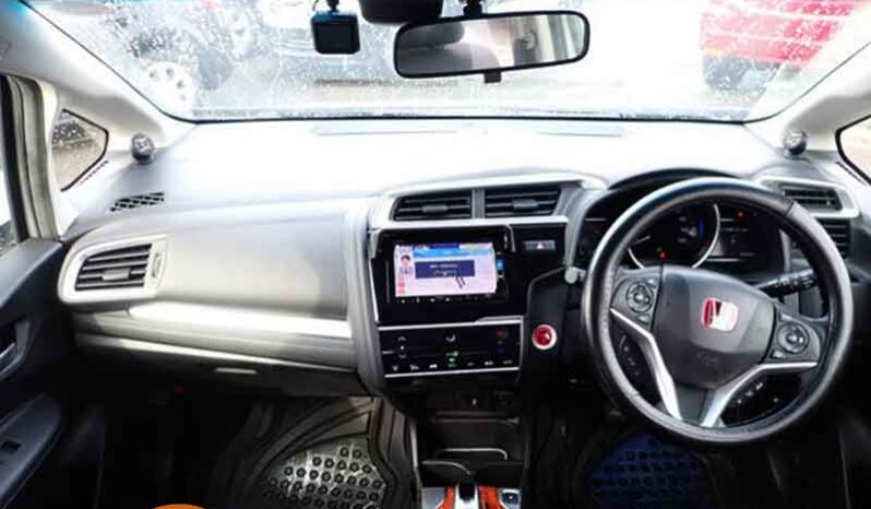 Honda Fit(Hybrid) L full