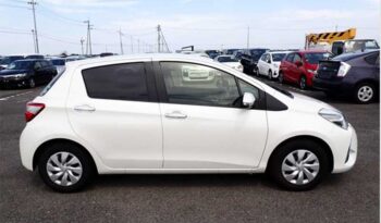 Toyota Vitz (1320cc). full