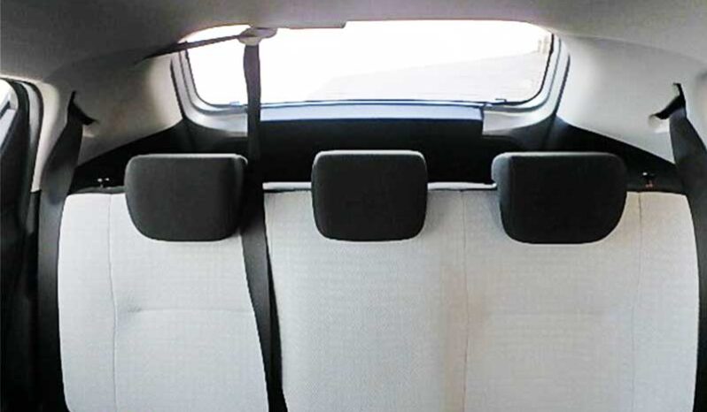 Toyota Aqua (L) full
