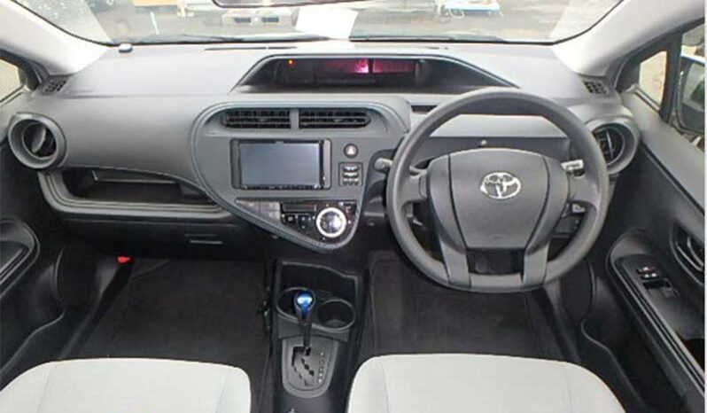 Toyota Aqua (L) full