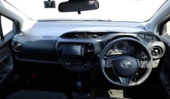 Toyota Vitz (Hybrid) full