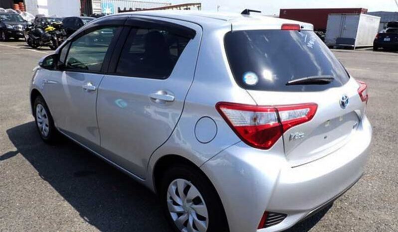 Toyota Vitz (Hybrid) full