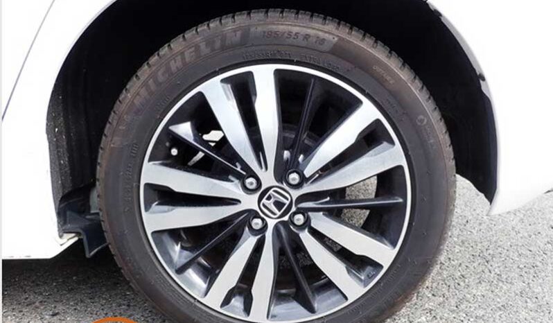 Honda Fit (Hybrid) S full