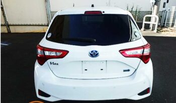 Toyota Vitz (Hybrid) full