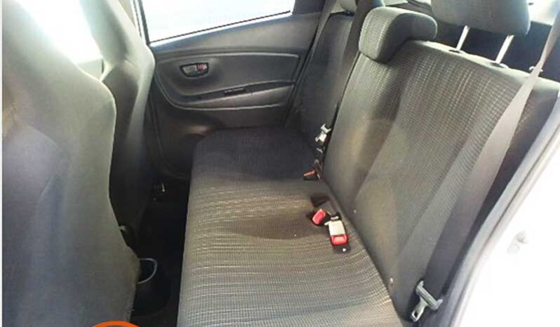 Toyota Vitz (Hybrid) full