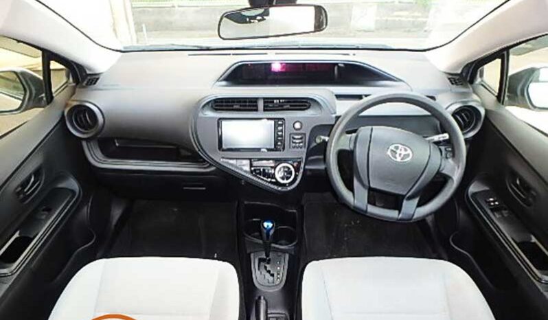 Toyota Aqua L full