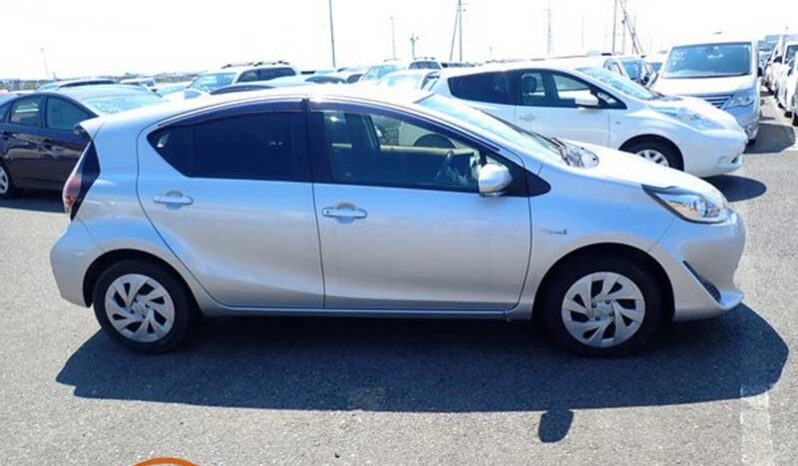 Toyota Aqua S (Silver) full