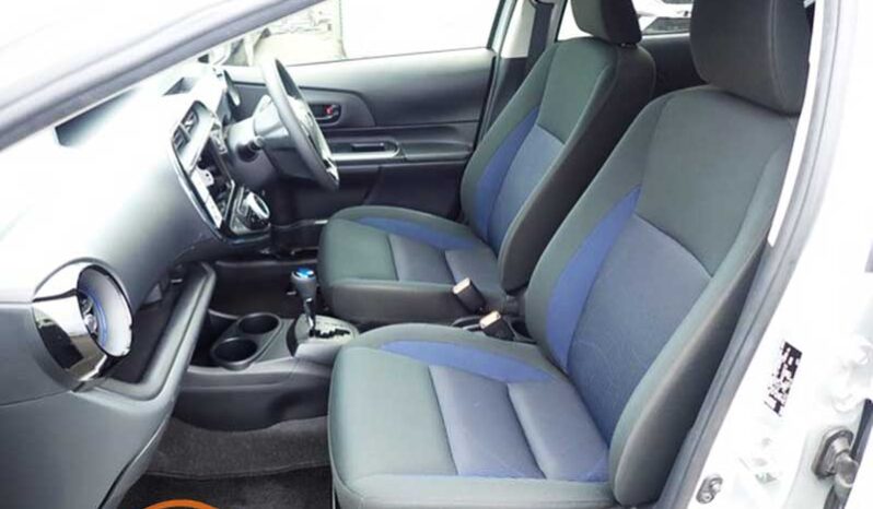 Toyota Aqua S (Silver) full