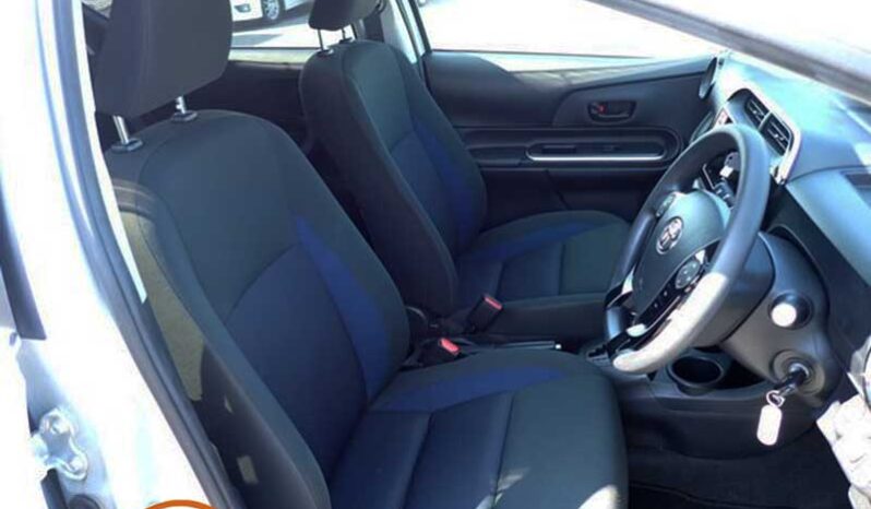 Toyota Aqua S (Silver) full