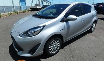 Toyota Aqua S (Silver)
