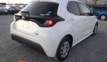 Toyota Yaris X (Hybrid) full