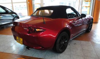 Mazda (MX-5) Roadster. full