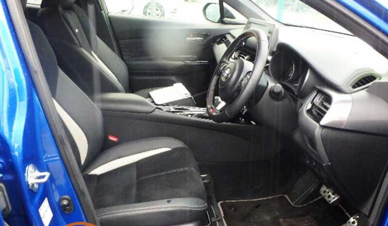 Toyota C-HR S-GR Sport (Hybrid) full