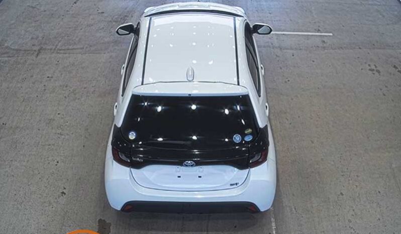 Toyota Yaris X (Hybrid) full