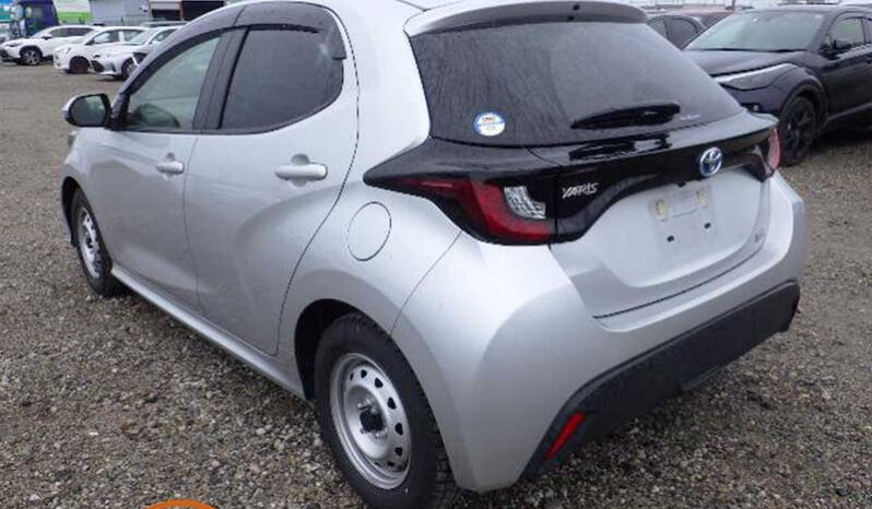 Toyota Yaris X (Hybrid) full
