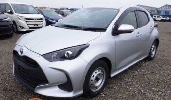 Toyota Yaris X (Hybrid) full