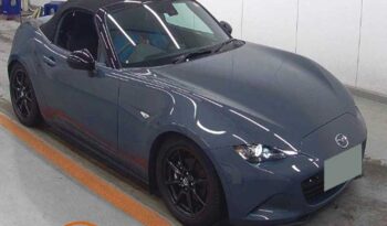 Mazda (MX-5) Roadster. full