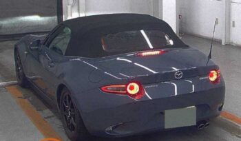 Mazda (MX-5) Roadster. full
