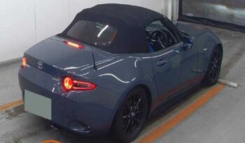 Mazda (MX-5) Roadster. full