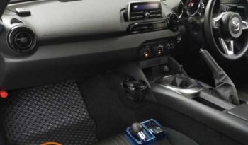 Mazda (MX-5) Roadster. full