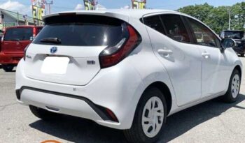 Toyota Aqua. full
