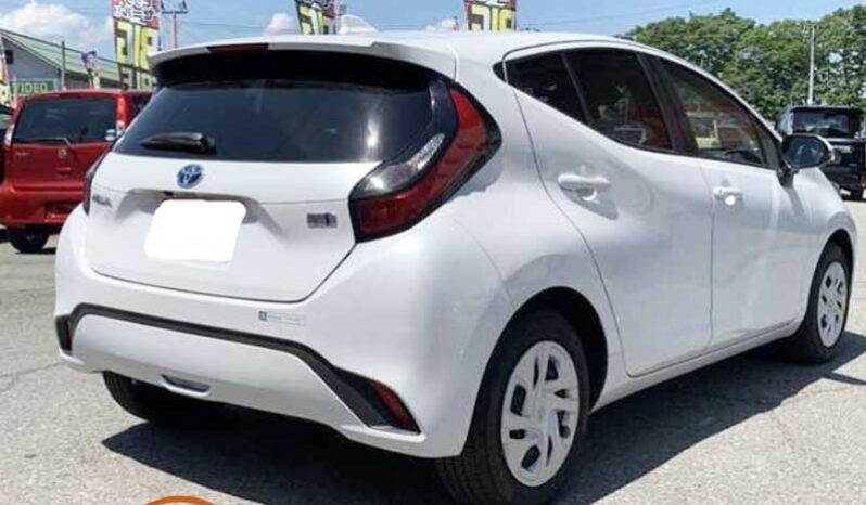 Toyota Aqua. full