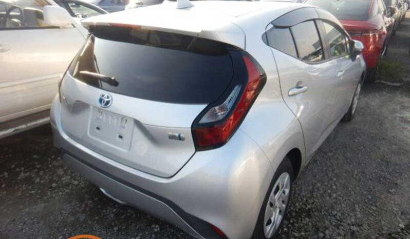 Toyota Aqua. full