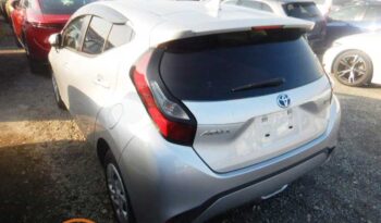 Toyota Aqua. full