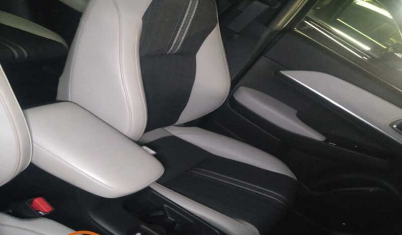 Honda Vezel (E-Play) full