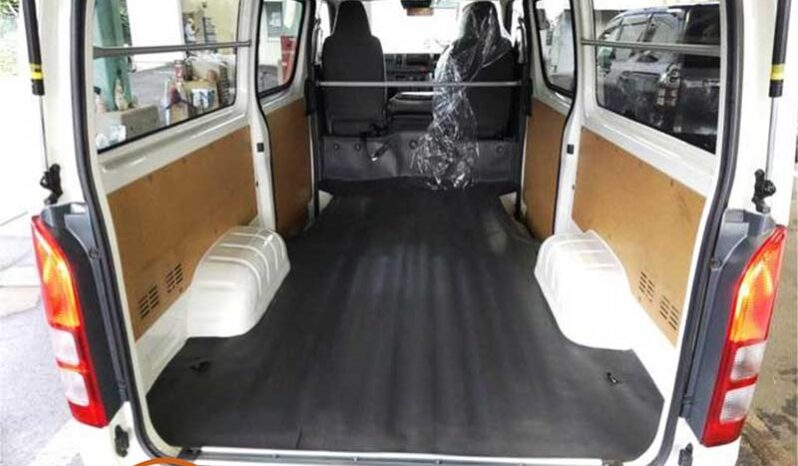 Toyota Hiace  GV(5Doors) full