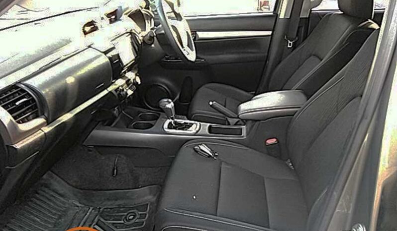 Toyota Hilux (4×4). full