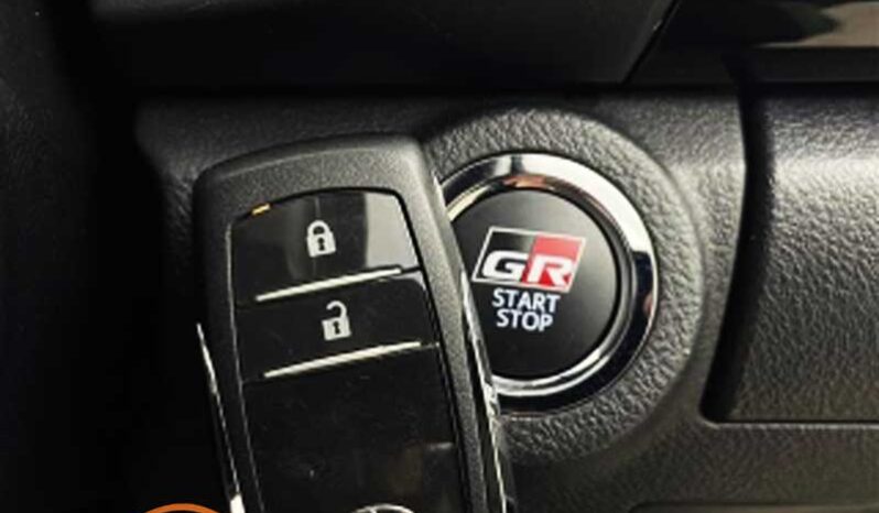 Toyota Hilux GR (4×4). full